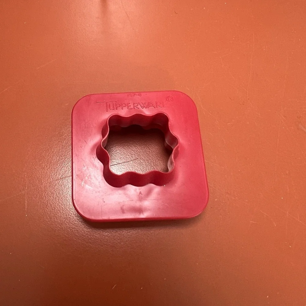 Tupperware Toys Mini-Mix-It Children's Mixing Set Red Cookie Cutter #797-7
